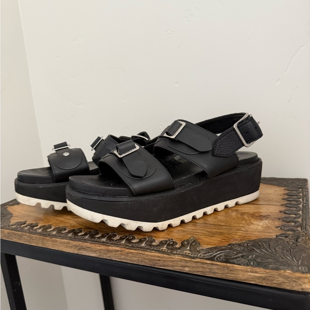 Hunter - Women’s Black Leather Platform Sandals